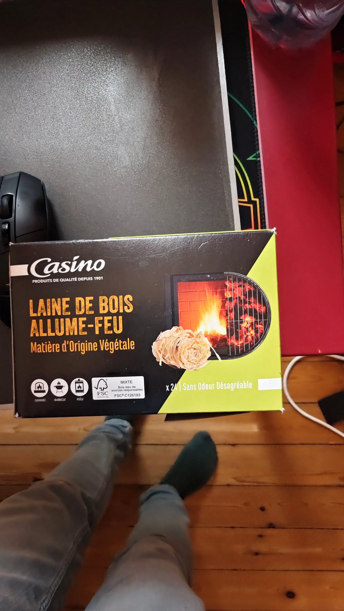 Allume-feu Allume-feu en laine de bois x24 – Casino, pour cheminée, poêle et barbecue Casino