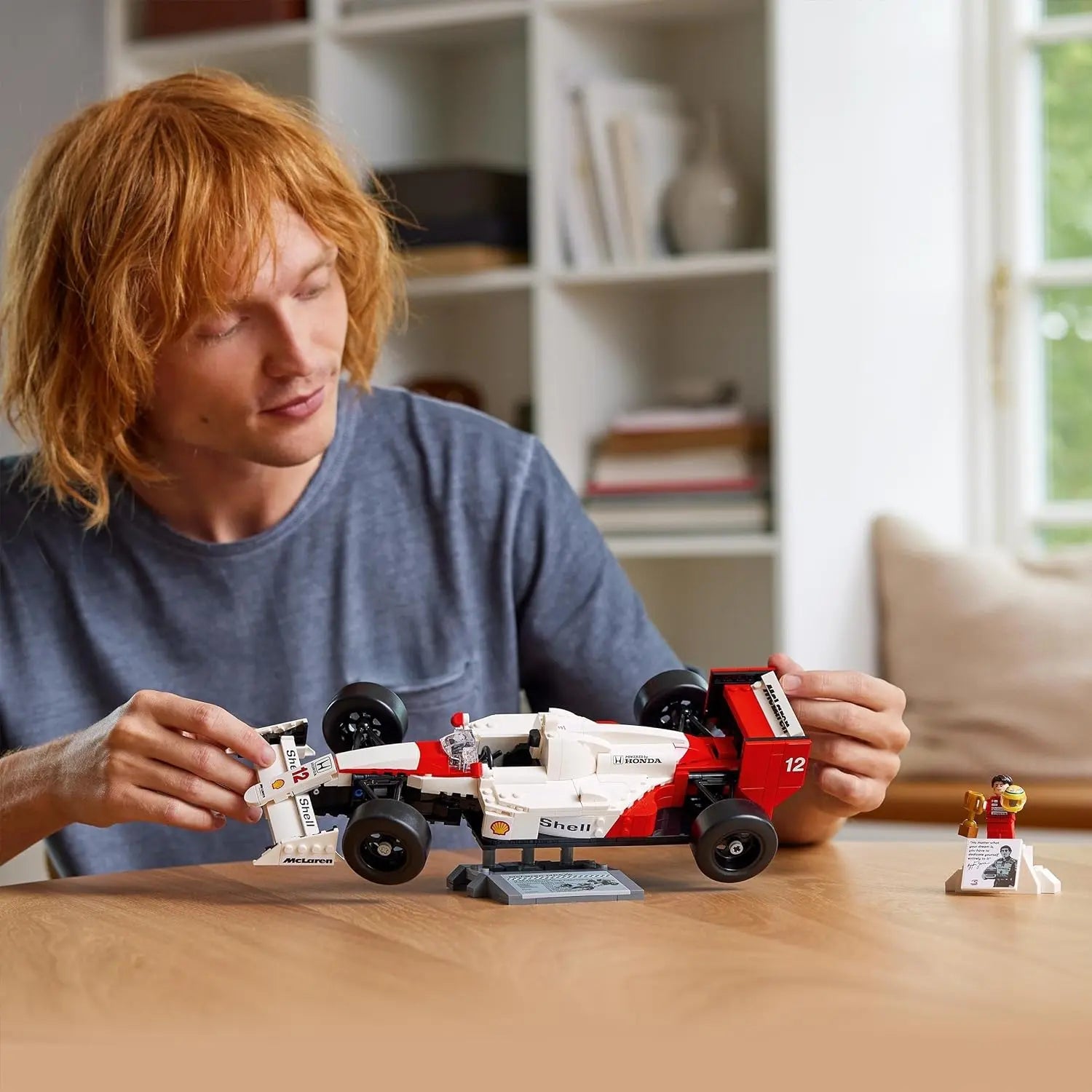 lego 10330 LEGO Icons McLaren MP4/4 et Ayrton Senna lego