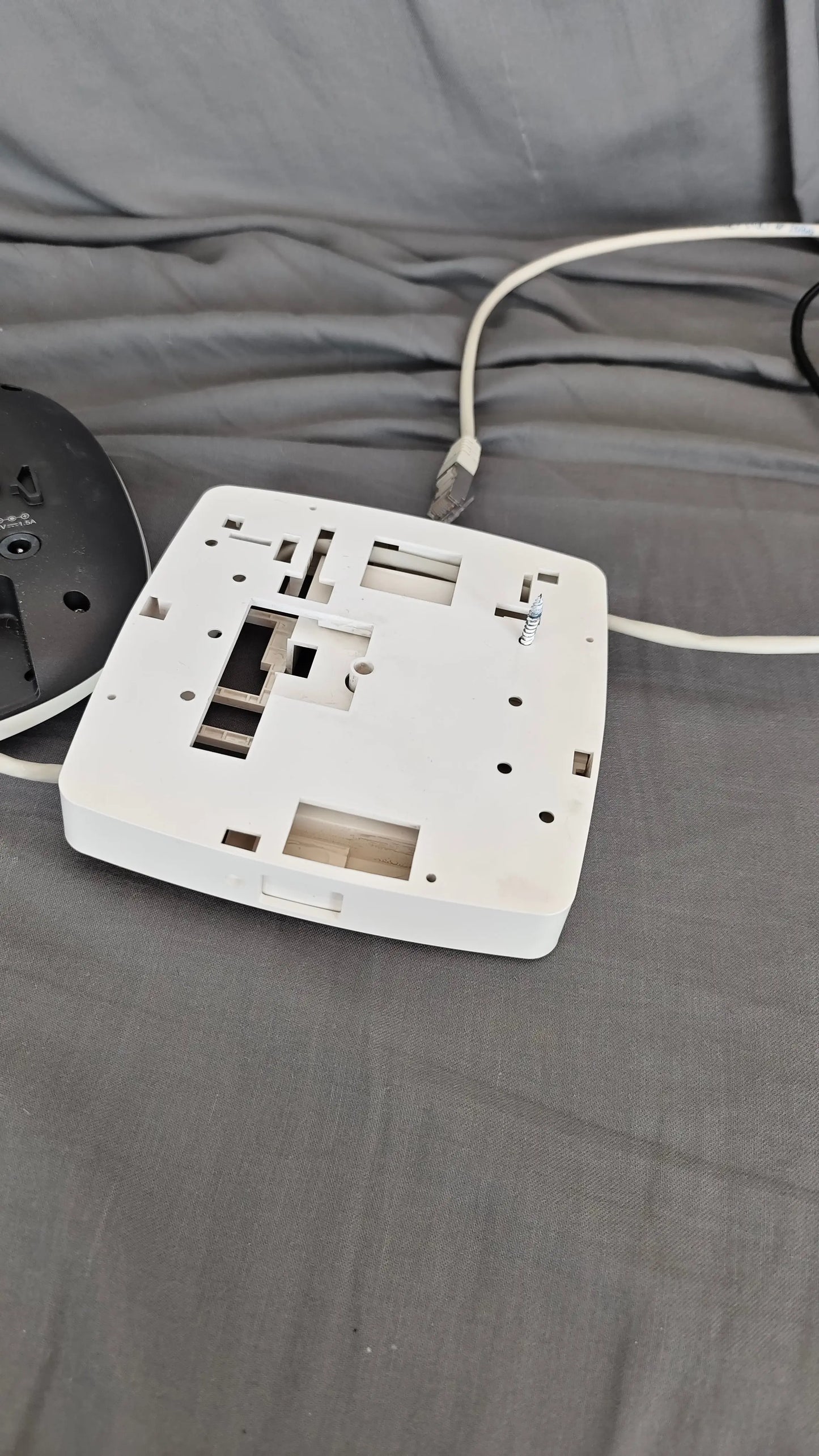 Aruba APIN0305 – Point d'Accès Wi-Fi Professionnel 802.11ac Wave 2 – Reconditionné Aruba