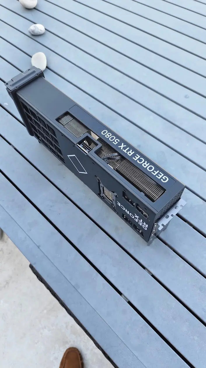 Face arrière de la carte graphique OMEN GeForce RTX 5080 reconditionnée
