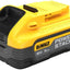 Batterie DEWALT POWERSTACK 18 V 5 Ah, vue de trois quarts