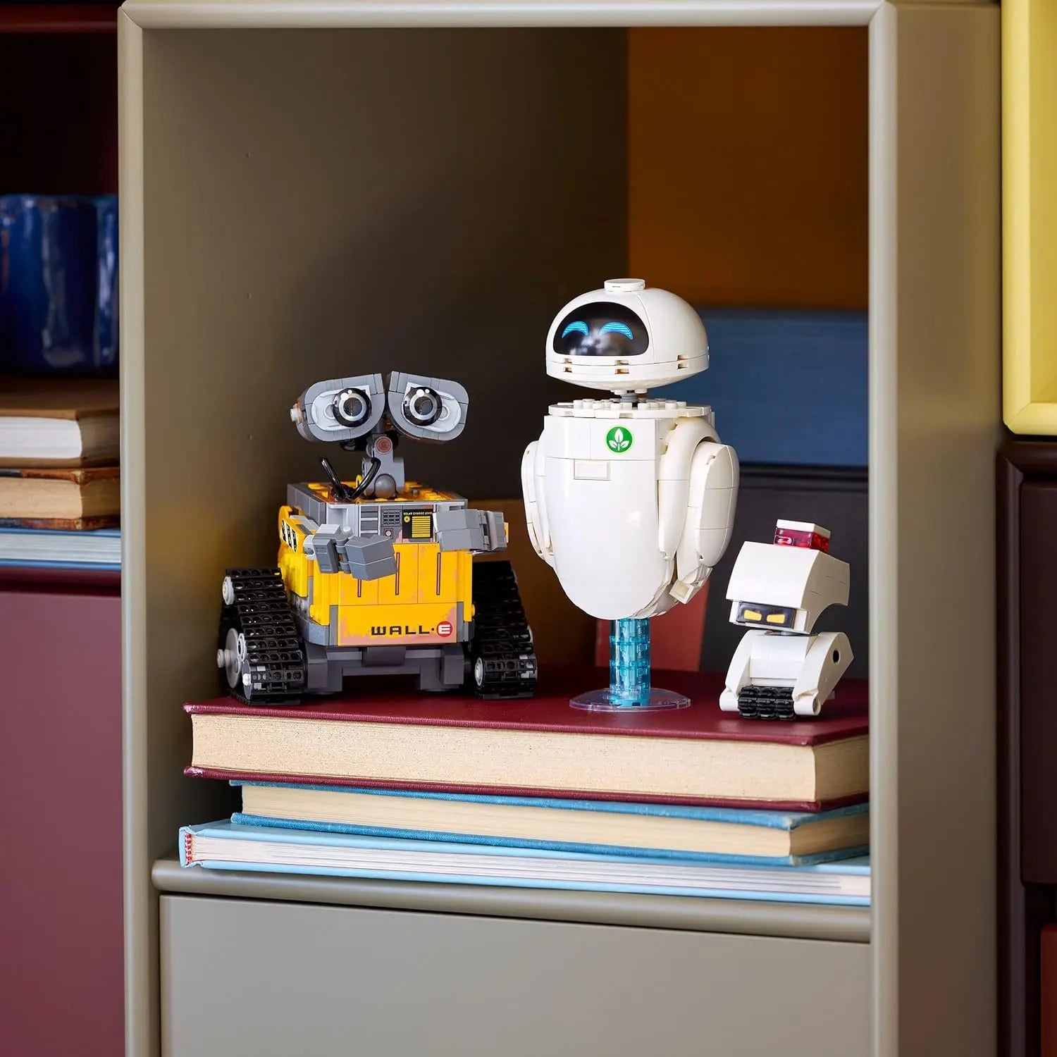 Jouets & Jeux LEGO 43279 Disney Pixar Wall-E & Eve - Set de Construction 687 Pièces 5702017896885 LEGO