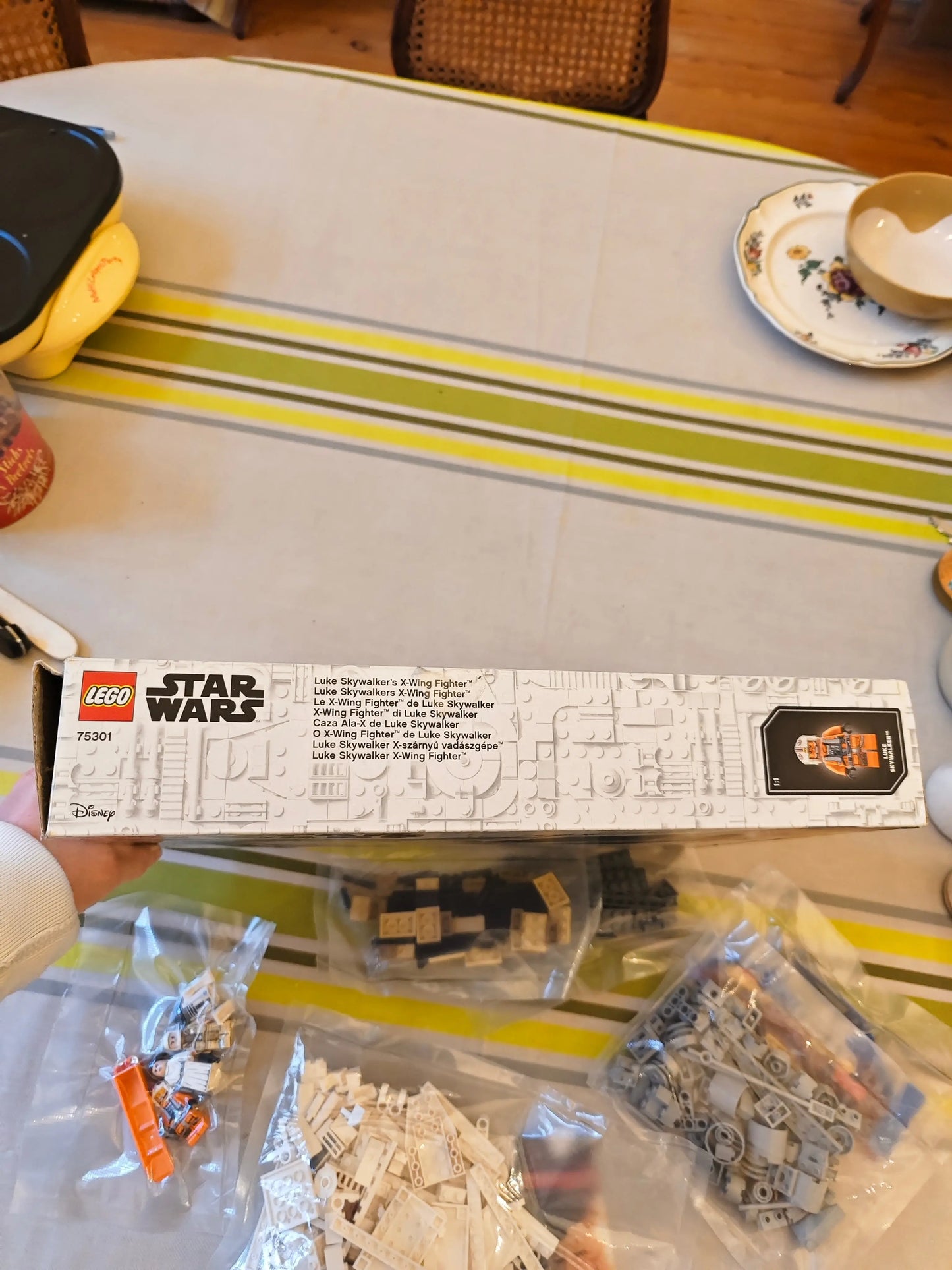 lego LEGO 75301 Star Wars Le X-Wing Fighter de Luke Skywalker, Jouet Vaisseau Spatial, Figurines, Princesse Leia, Droïde R2-D2, lego 75301 LEGO