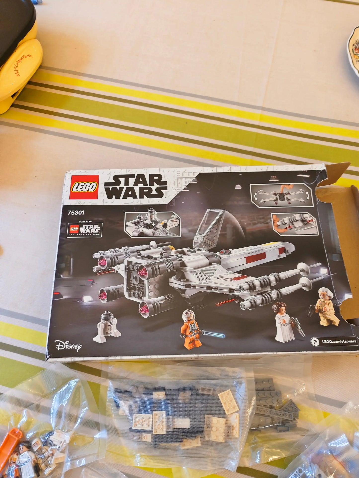 lego LEGO 75301 Star Wars Le X-Wing Fighter de Luke Skywalker, Jouet Vaisseau Spatial, Figurines, Princesse Leia, Droïde R2-D2, lego 75301 LEGO