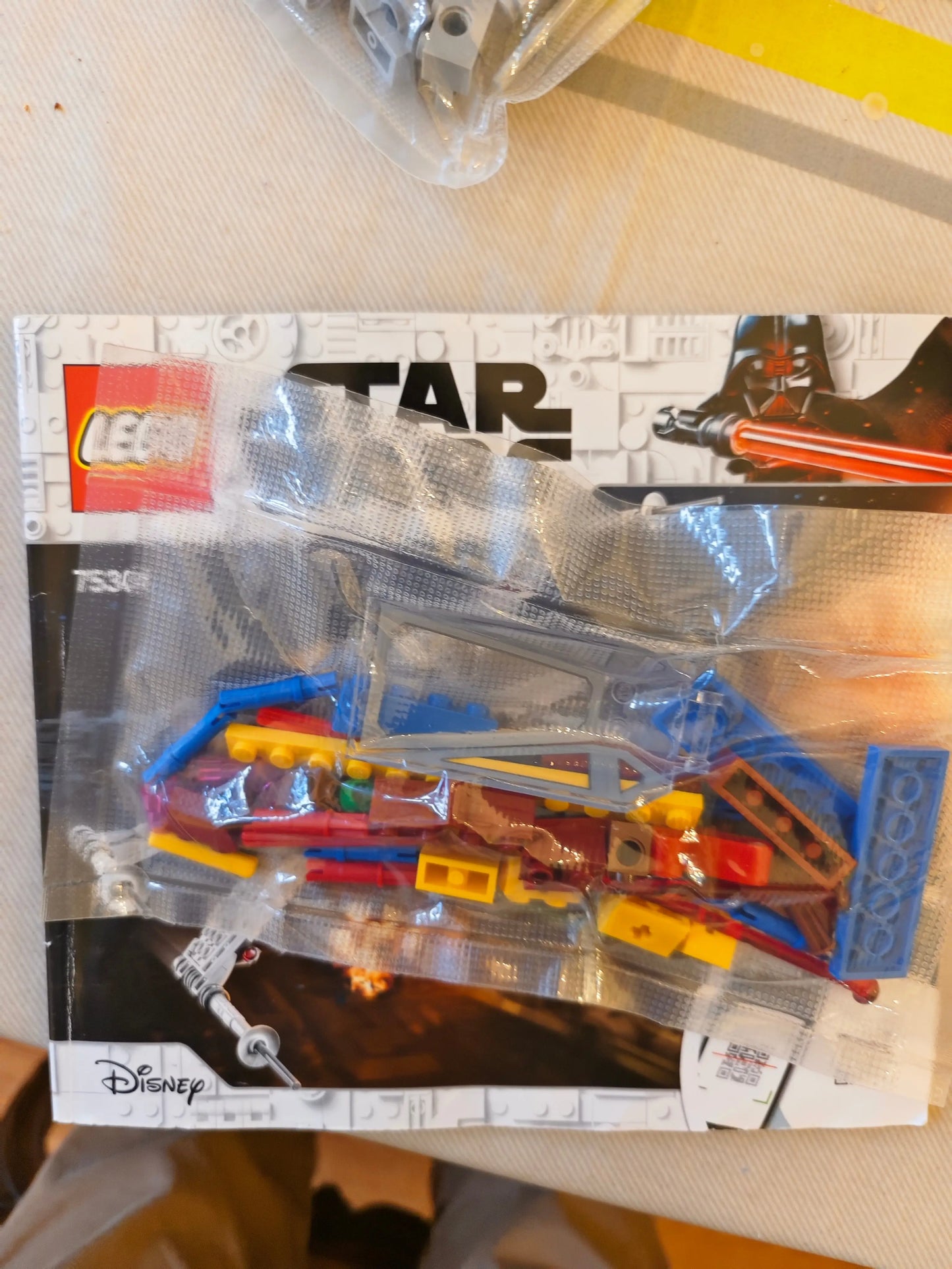 lego LEGO 75301 Star Wars Le X-Wing Fighter de Luke Skywalker, Jouet Vaisseau Spatial, Figurines, Princesse Leia, Droïde R2-D2, lego 75301 LEGO