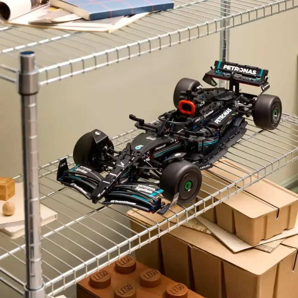 Mercedes-AMG F1 W14 E Performance TECIN HOLDING