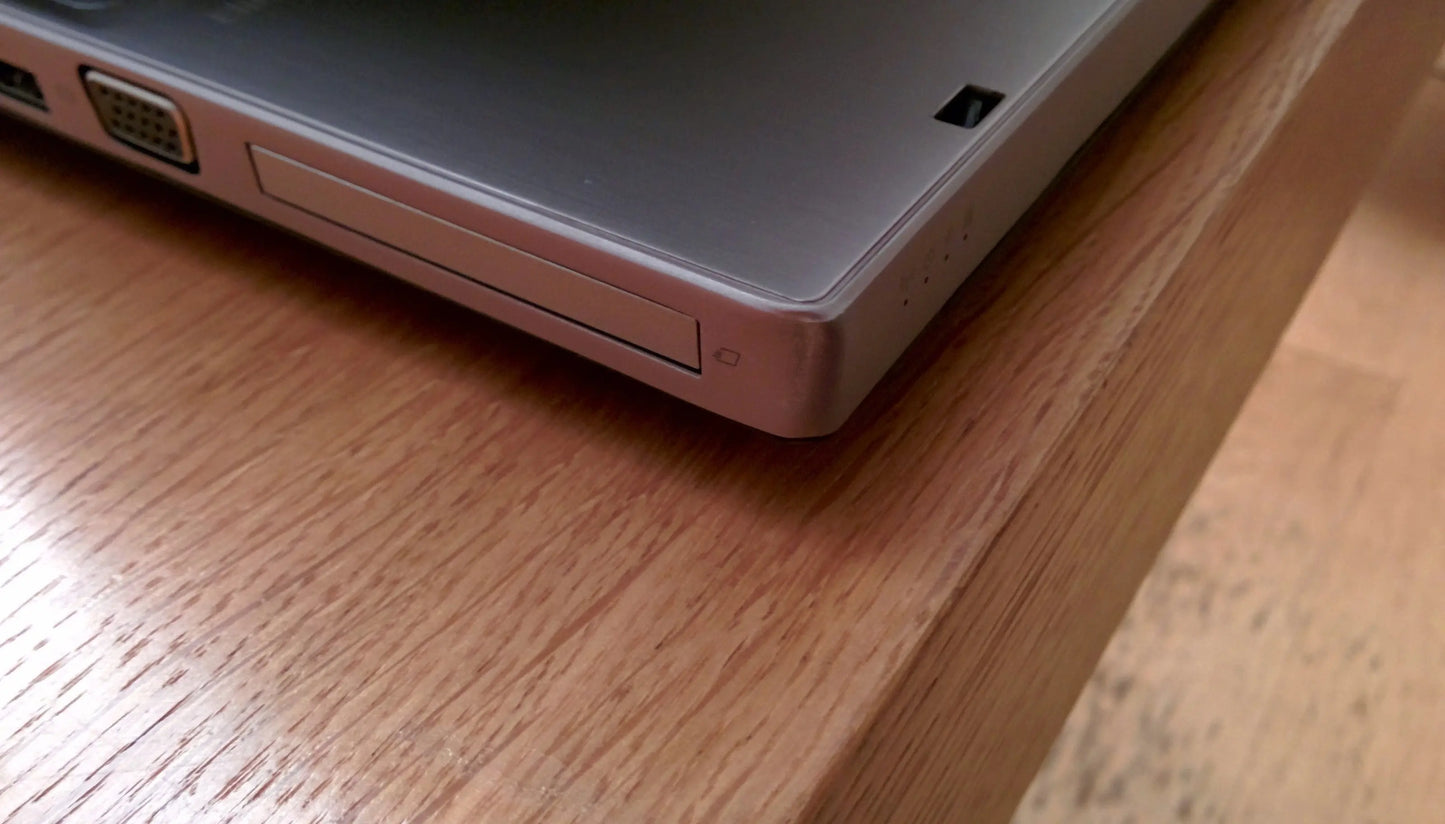 ORDINATEUR PORTABLE HP ELITEBOOK 8560P avec adobe master collection cs5.5 Hewlett-Packard