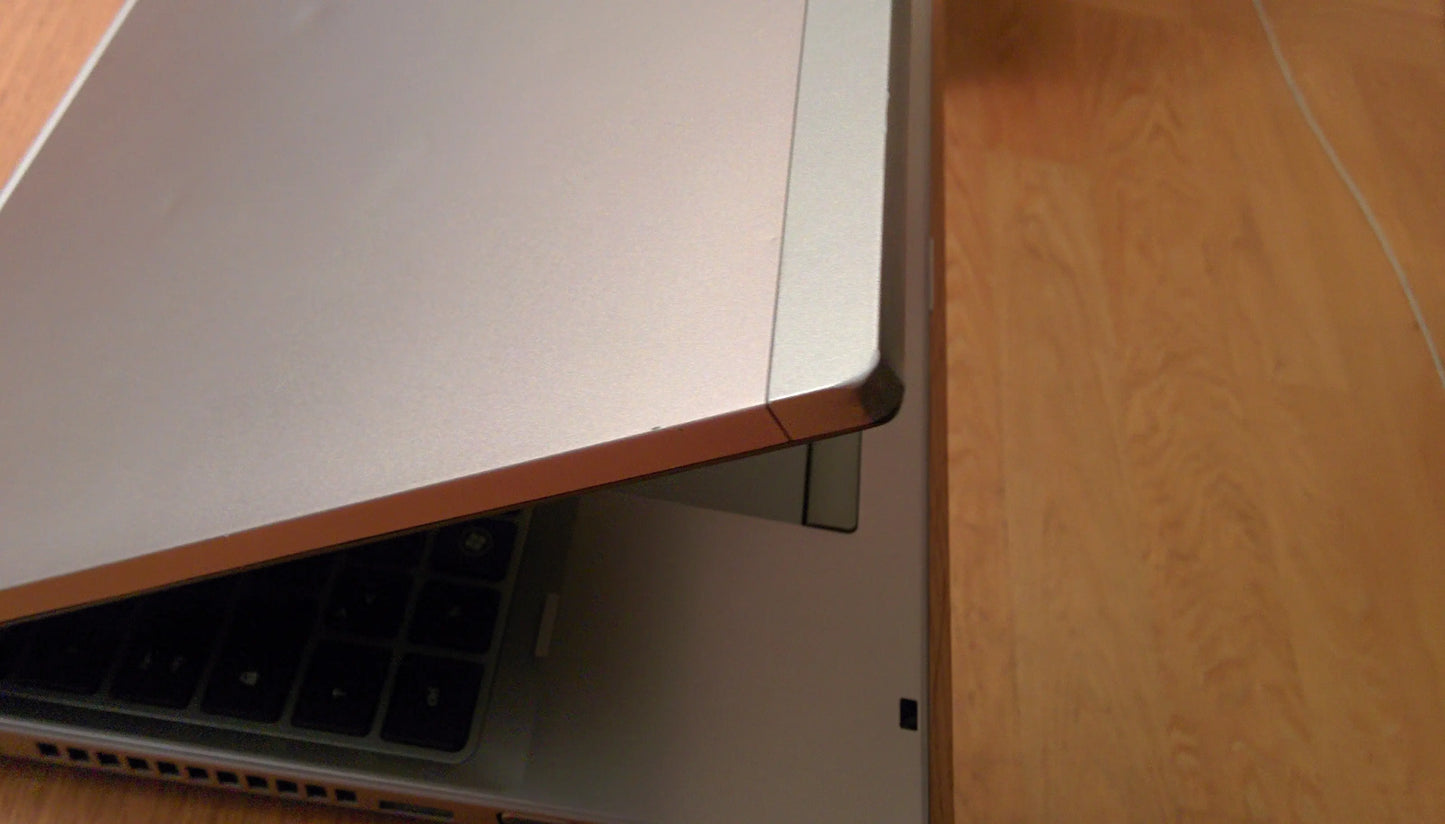 ORDINATEUR PORTABLE HP ELITEBOOK 8560P avec adobe master collection cs5.5 Hewlett-Packard