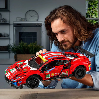 LEGO 42125 Technic Ferrari 488 GTE AF Corse #51 , Modèle authentique de la voiture de course dendurance à exposer lego