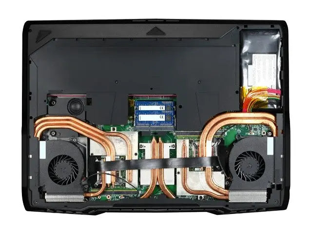 MSI GT80 Titan 2QE-008FR - 256 Go SSD - SLI GTX 980M MSI